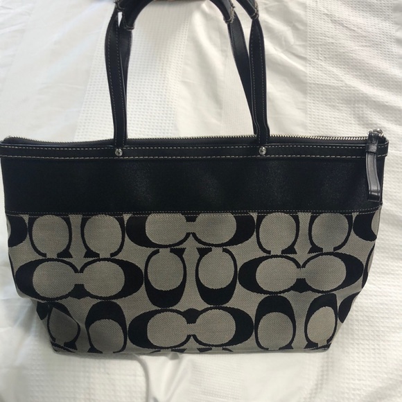 Coach handbag - Picture 1 of 3